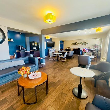 Deluxe Inn & Suites Junction City Buitenkant foto
