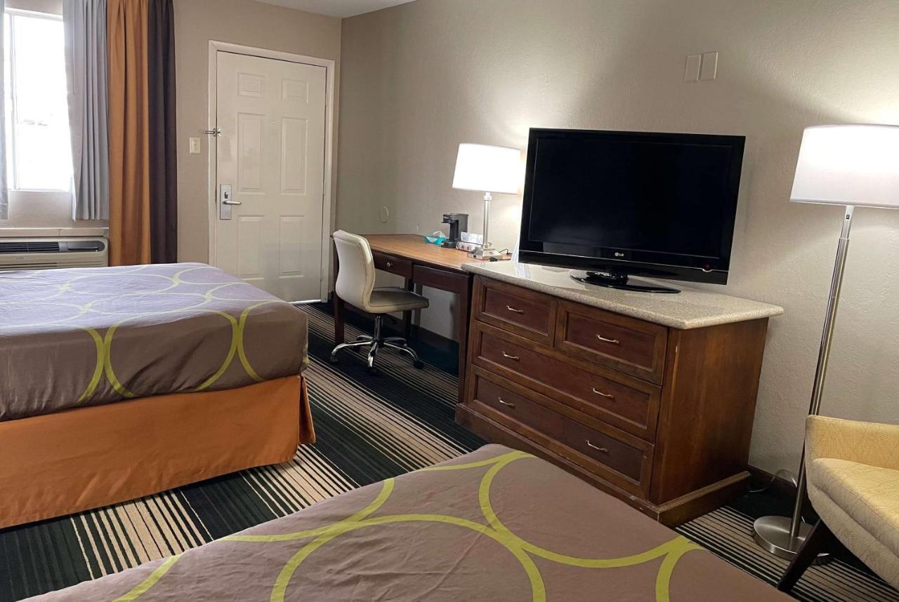 Deluxe Inn & Suites Junction City Buitenkant foto