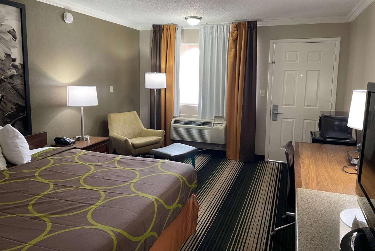 Deluxe Inn & Suites Junction City Buitenkant foto