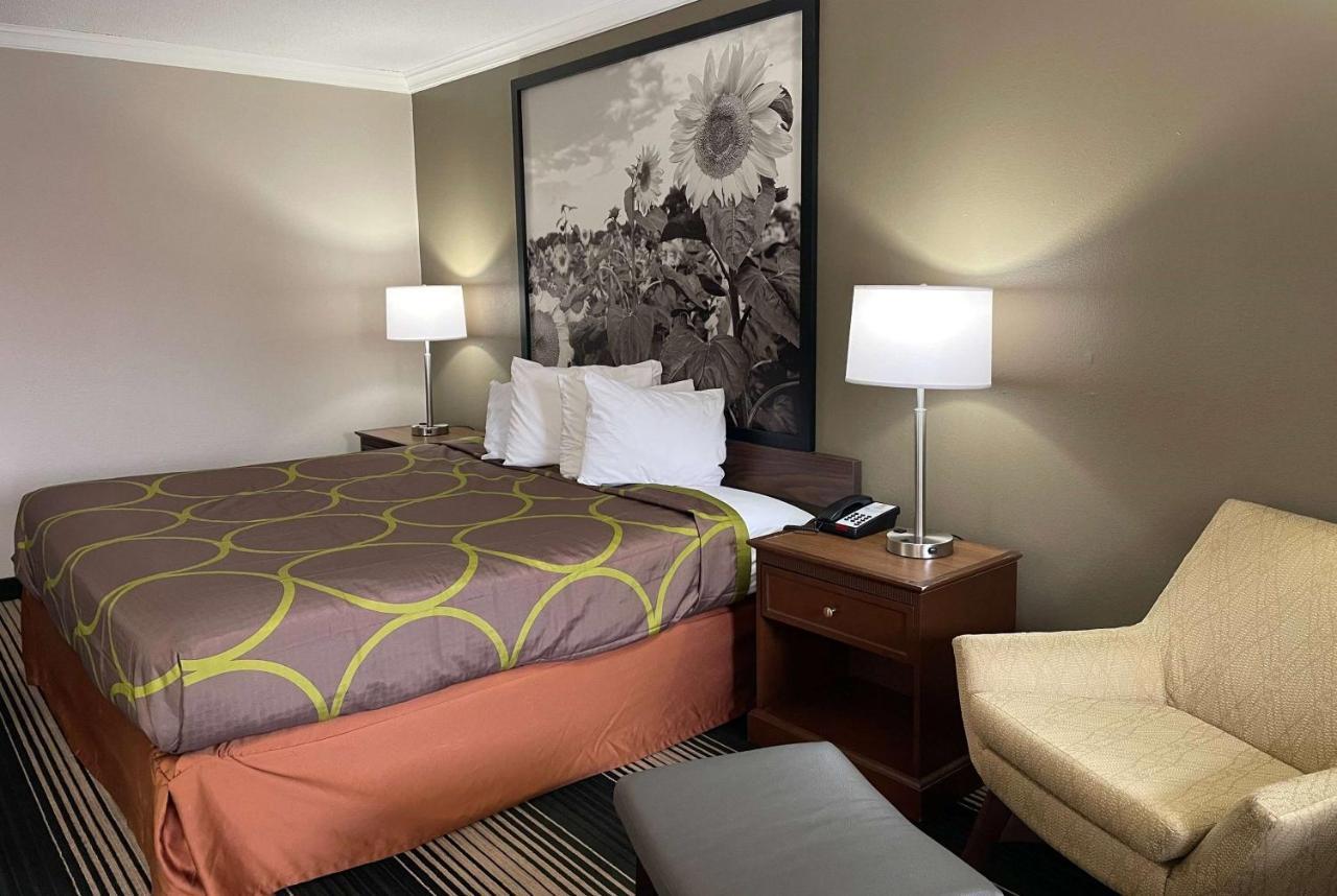 Deluxe Inn & Suites Junction City Buitenkant foto