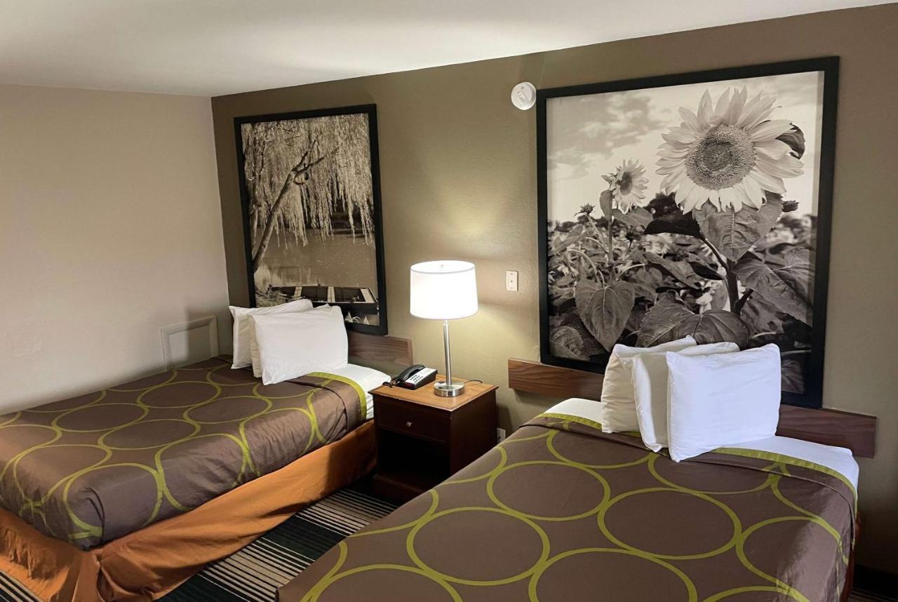 Deluxe Inn & Suites Junction City Buitenkant foto