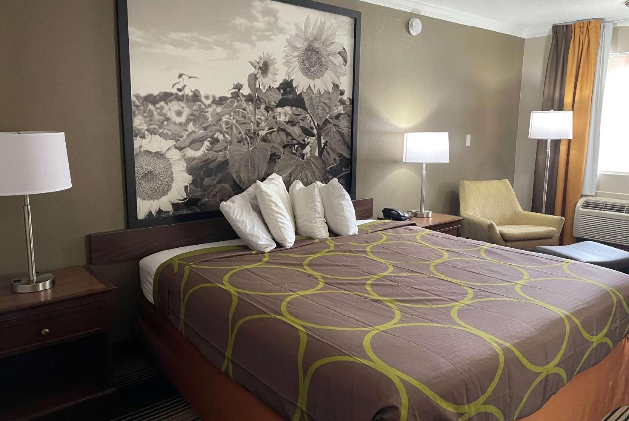 Deluxe Inn & Suites Junction City Buitenkant foto