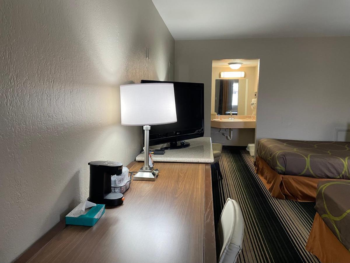 Deluxe Inn & Suites Junction City Buitenkant foto