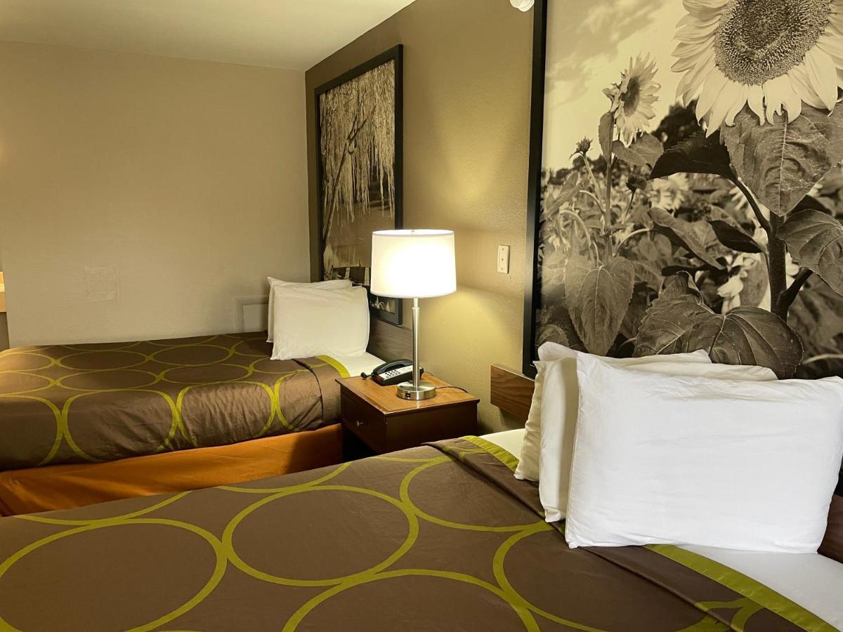 Deluxe Inn & Suites Junction City Buitenkant foto