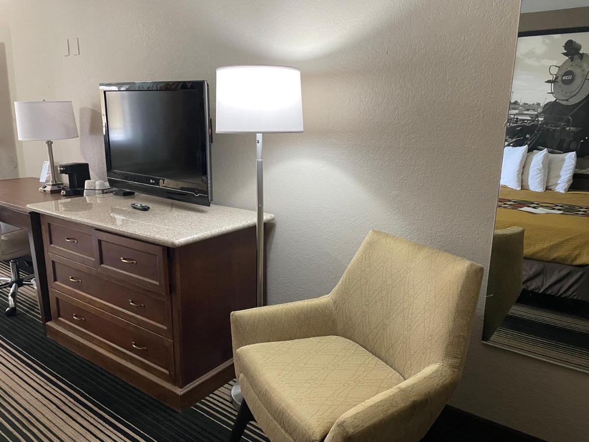 Deluxe Inn & Suites Junction City Buitenkant foto