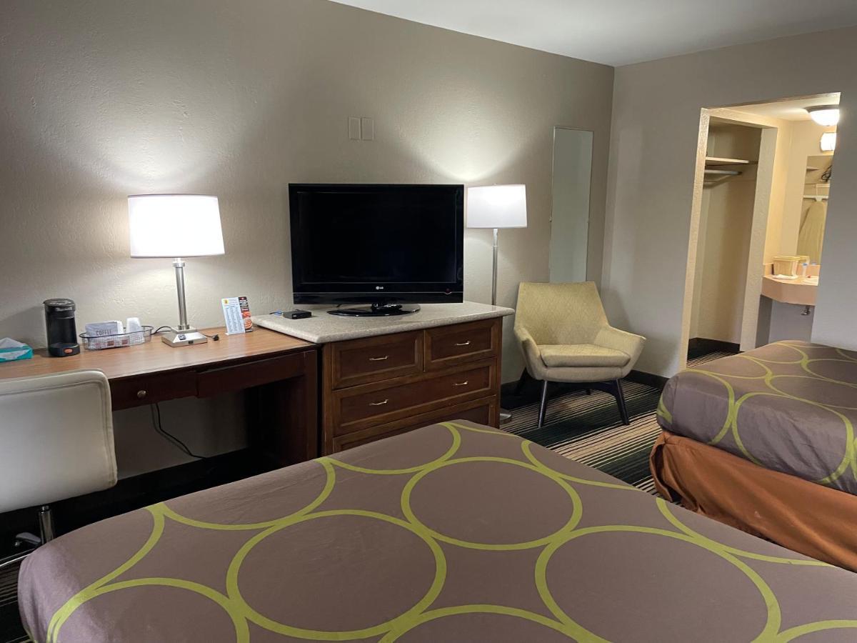 Deluxe Inn & Suites Junction City Buitenkant foto