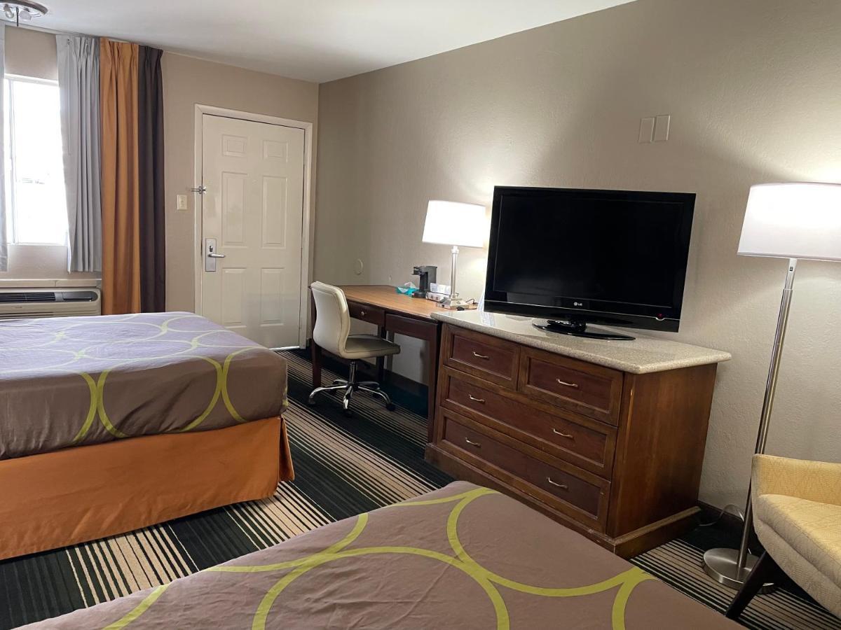 Deluxe Inn & Suites Junction City Buitenkant foto