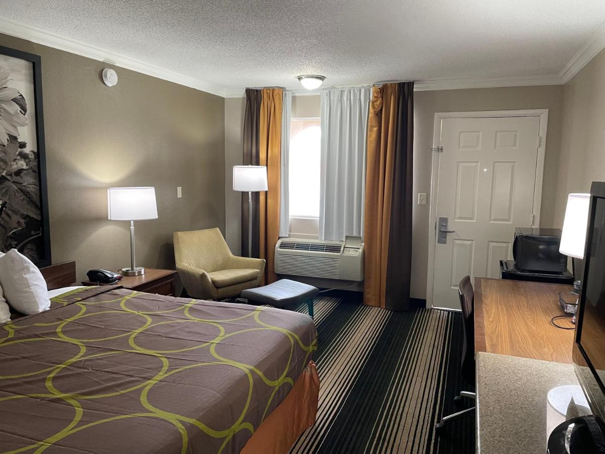 Deluxe Inn & Suites Junction City Buitenkant foto