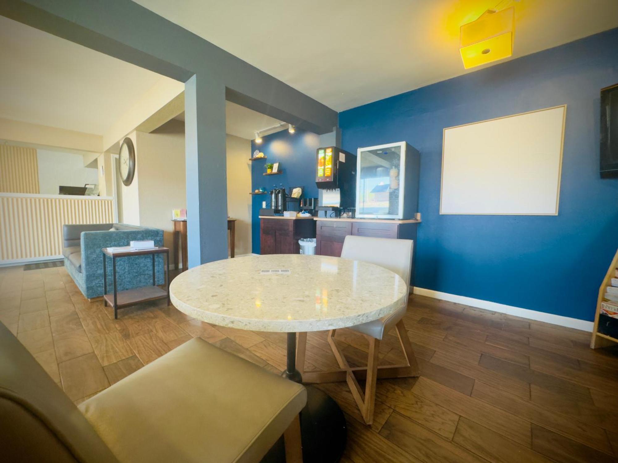 Deluxe Inn & Suites Junction City Buitenkant foto